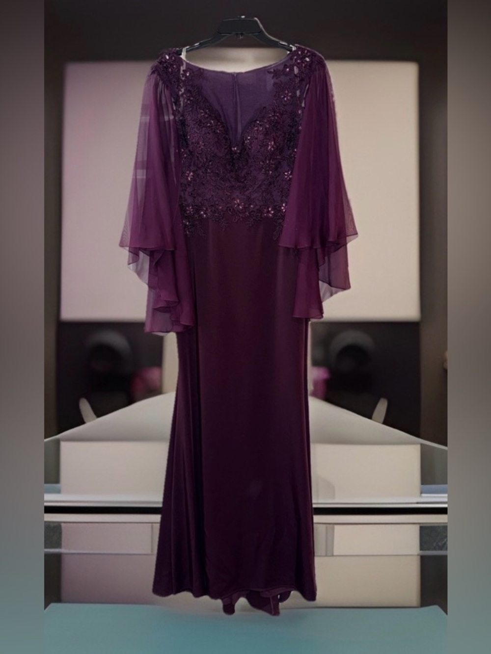 NwoT Cameron Blake Women’s Elegant Chiffon Flutter Sleeve Evening Gown-6